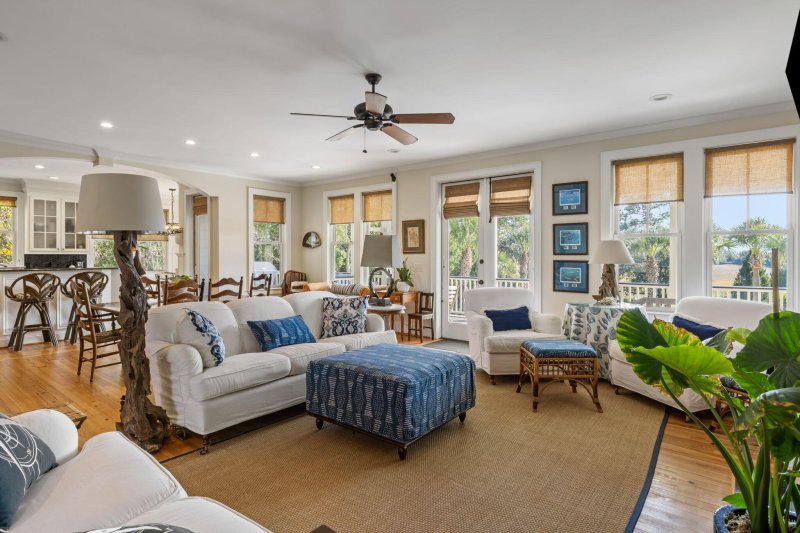 Property image 4 of 2104 Cape Jasmine Court in Seaside Farms, Mount Pleasant, SC 29464