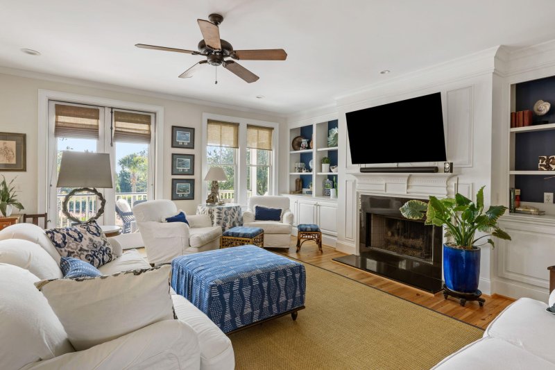 Property image 5 of 2104 Cape Jasmine Court in Seaside Farms, Mount Pleasant, SC 29464