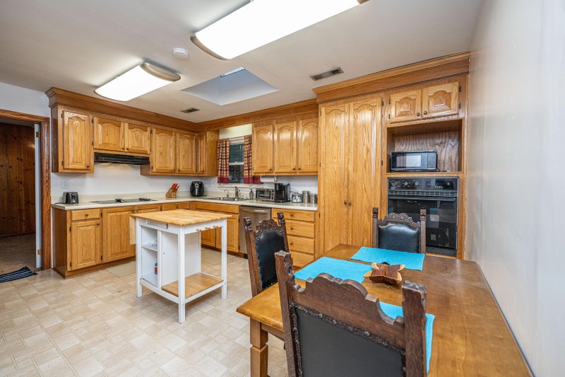 Property image 2 of 2567 Mona Avenue in Springfield, Charleston, SC 29414