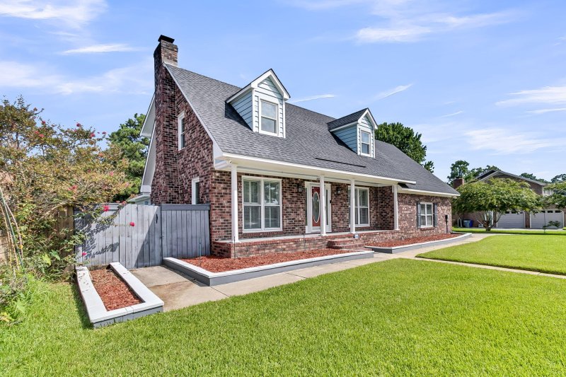 Property image 2 of 4326 Waterview Circle in Evanston Estates, North Charleston, SC 29418