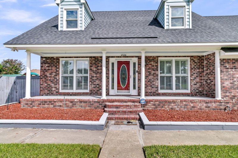 Property image 3 of 4326 Waterview Circle in Evanston Estates, North Charleston, SC 29418