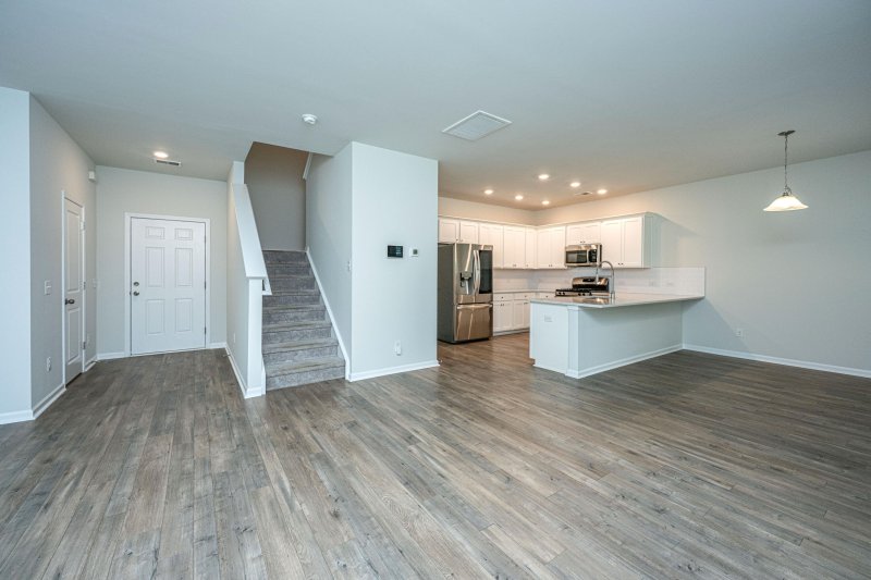 Property image 2 of 186 Daniels Creek Circle in Liberty Village, Goose Creek, SC 29445