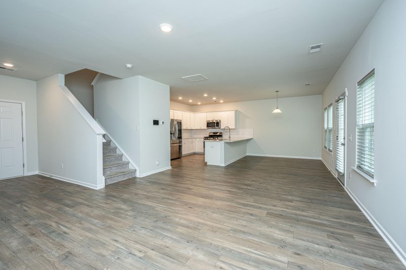 Property image 3 of 186 Daniels Creek Circle in Liberty Village, Goose Creek, SC 29445
