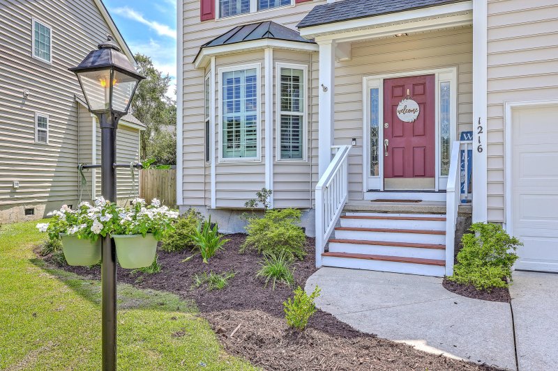 Property image 2 of 1216 Knightbridge Lane in Park West, Mount Pleasant, SC 29466