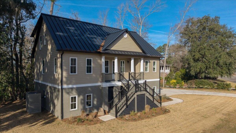 Bakers Landing, North Charleston community