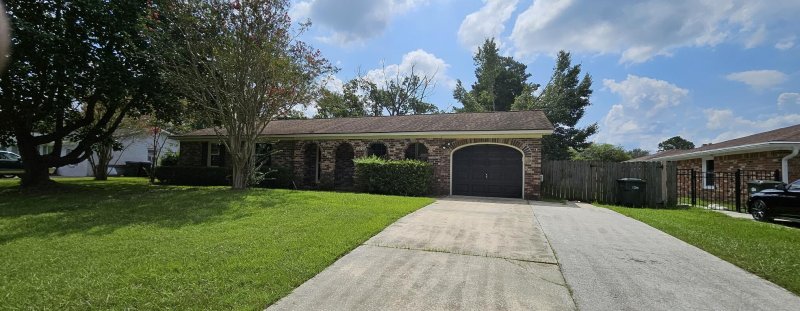 102 Barrington Boulevard