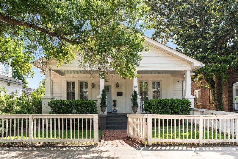 Property image 3 of 814 Rutledge Avenue in Wagener Terrace, Charleston, SC 29403