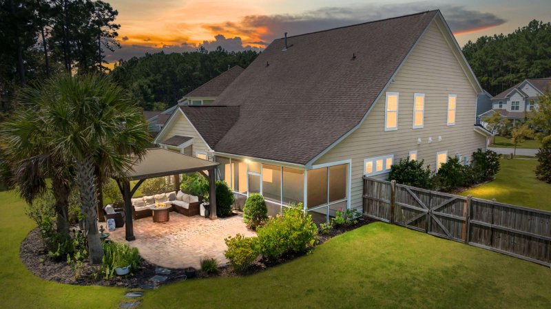 Property image 3 of 311 Whispering Breeze Lane in Cane Bay Plantation, Summerville, SC 29486