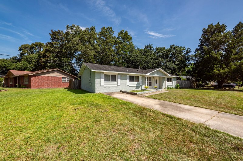 Forest Hills, North Charleston Community