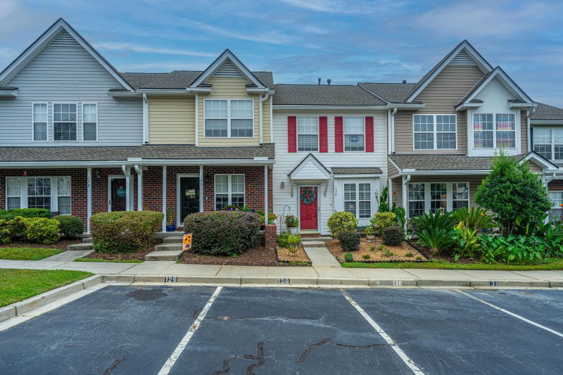 Property image 3 of 130 Hornby Circle in Persimmon Hill Townhouses, Goose Creek, SC 29445