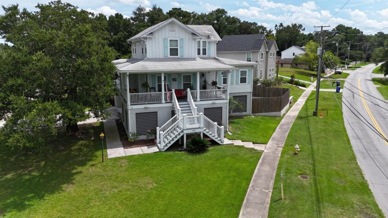 Property image 3 of 4195 St Johns Avenue in Edgewood, North Charleston, SC 29405