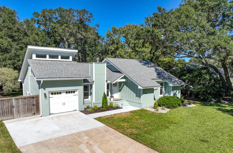 Property image 2 of 1160 Island View Drive in Harborgate Shores, Mount Pleasant, SC 29464