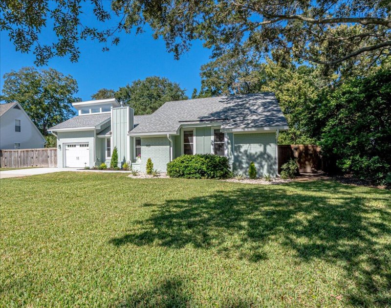 Property image 3 of 1160 Island View Drive in Harborgate Shores, Mount Pleasant, SC 29464