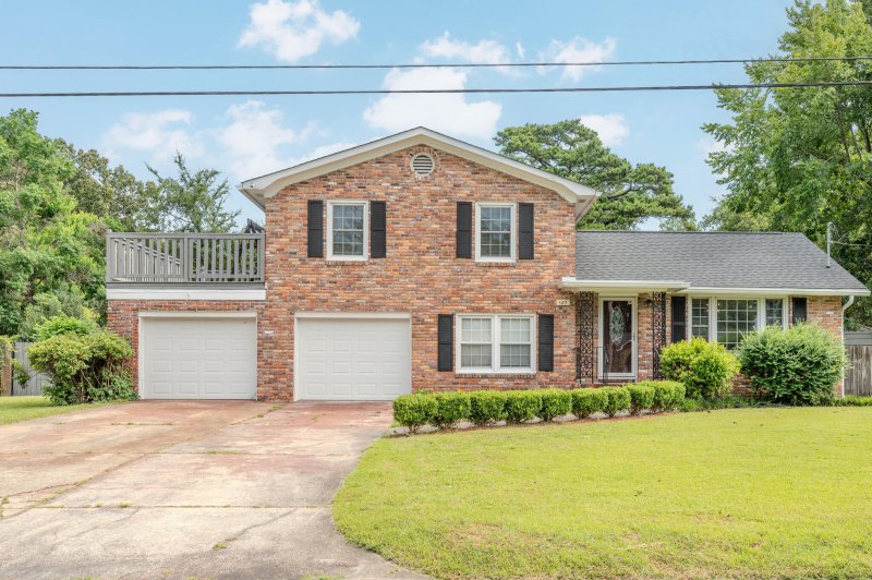 North Tranquil Acres, Ladson Community