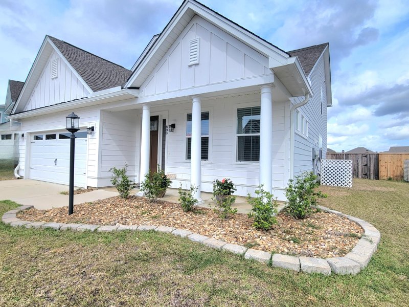 Property image 2 of 609 Sienna Way in Cane Bay Plantation, Summerville, SC 29486