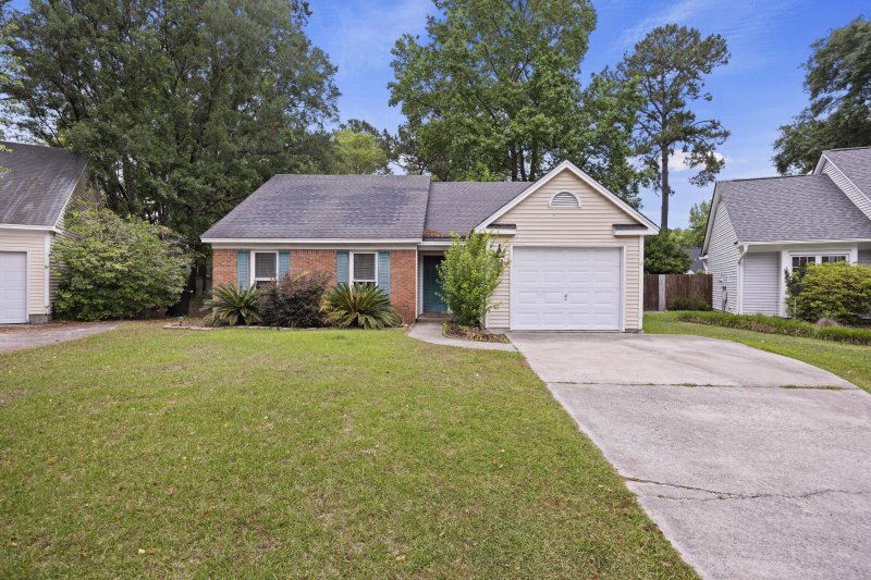 Property image 2 of 111 Macfarren Lane in Summerville Place, Summerville, SC 29485