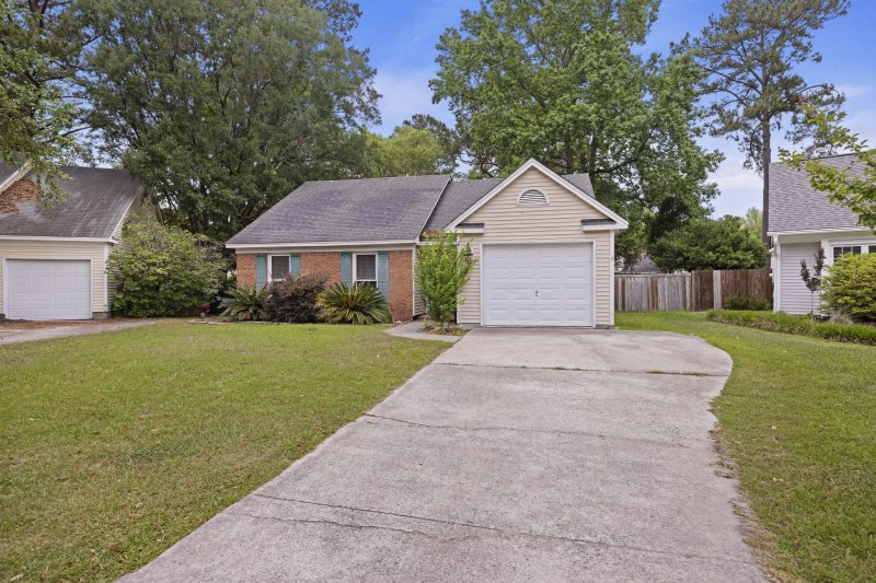 Property image 4 of 111 Macfarren Lane in Summerville Place, Summerville, SC 29485
