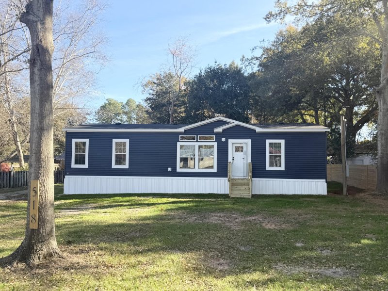 Fountain Lake, Eutawville community