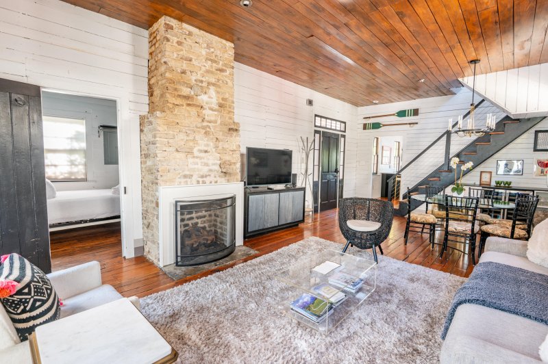 Property image 3 of 266 Ashley Avenue in Elliotborough, Charleston, SC 29403