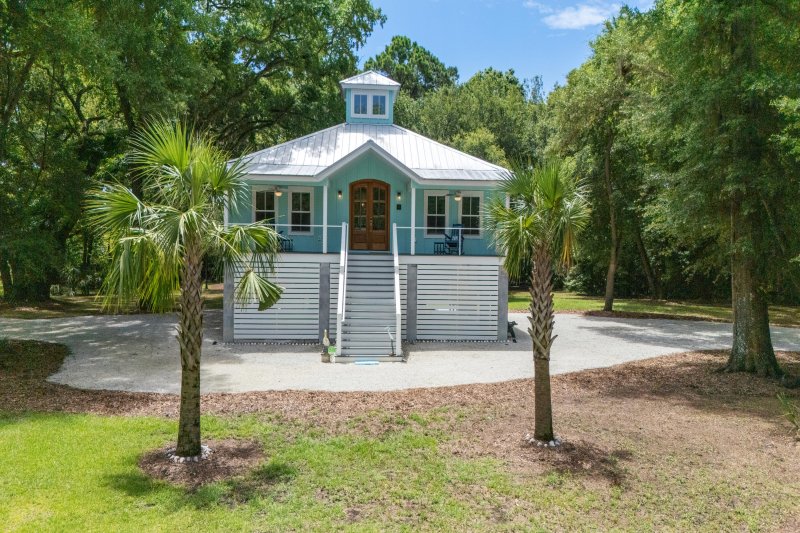 Edisto Oaks, Edisto Island Community
