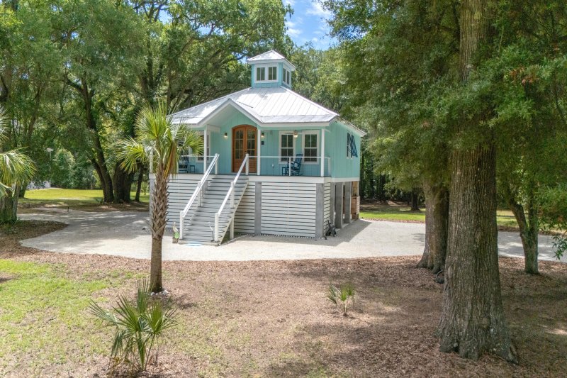 Property image 4 at 16 Oakwood Lane, Edisto Island, SC 29438