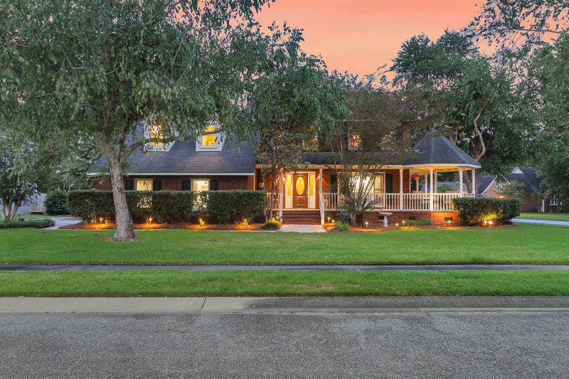 100 N Gateshead Crossing