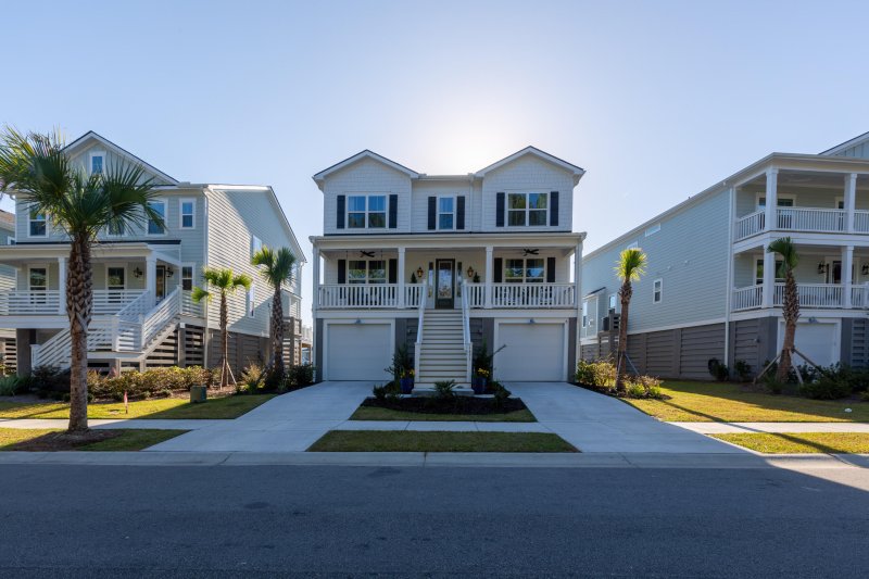 Property image 2 of 1651 Cultivation Lane in Liberty Hill Farm, Mount Pleasant, SC 29466
