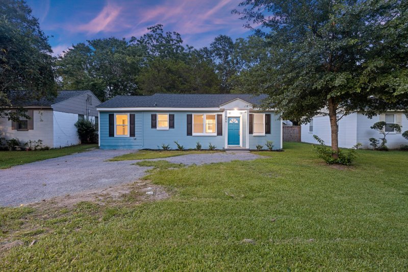 Property image 2 at 820 White Oak Drive, Charleston, SC 29407