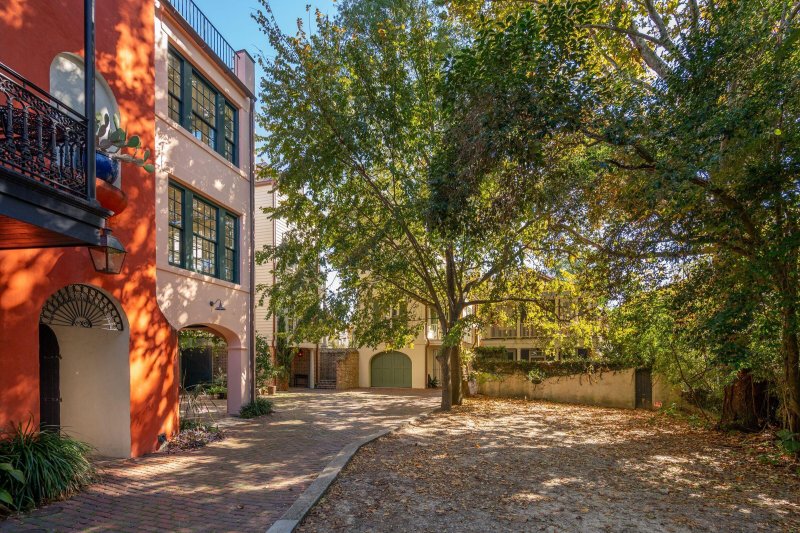 Property image 4 of 10 Catfiddle Street in Cannonborough-Elliotborough, Charleston, SC 29403