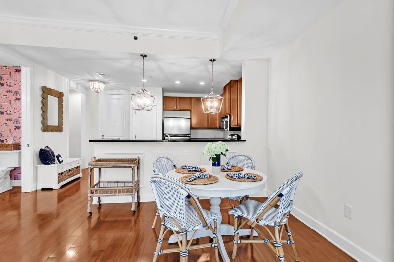 145 Pier View Street 406