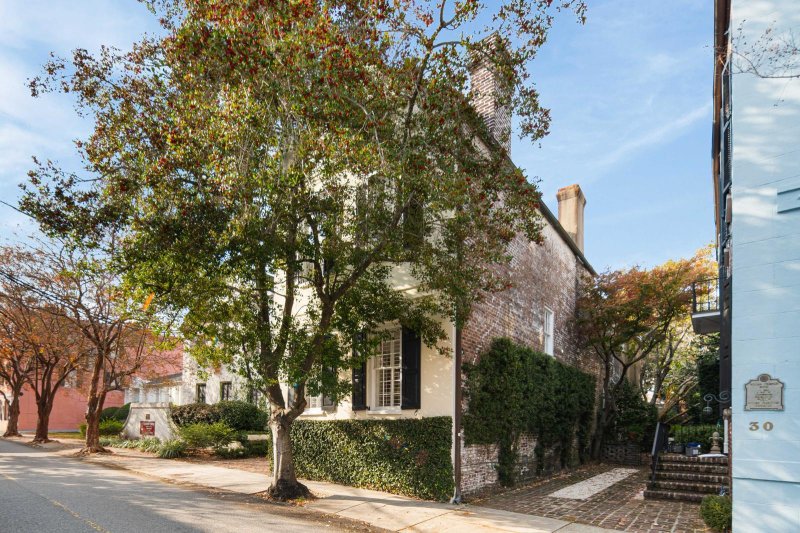 Property image 5 of 32 Wentworth Street in Ansonborough, Charleston, SC 29401