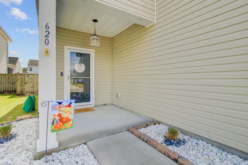 Property image 5 of 620 Redbud Lane in Cane Bay Plantation, Summerville, SC 29486