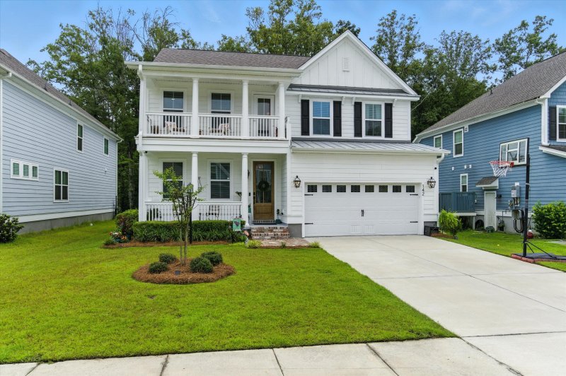 Property image 3 of 142 Boots Branch Road in Drayton Oaks, Summerville, SC 29485