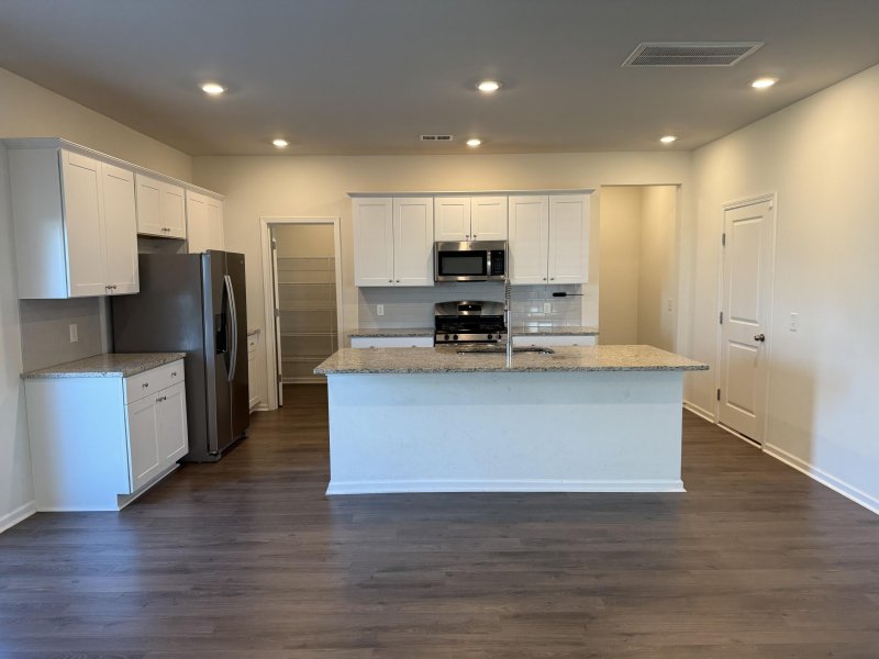 Property image 4 of 340 Pink Azalea Street in Summers Corner, Summerville, SC 29485