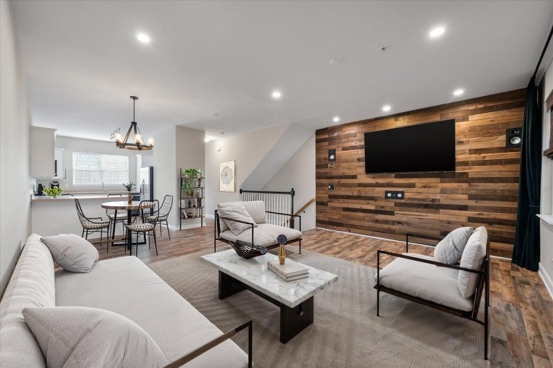 4636 Palm View Circle