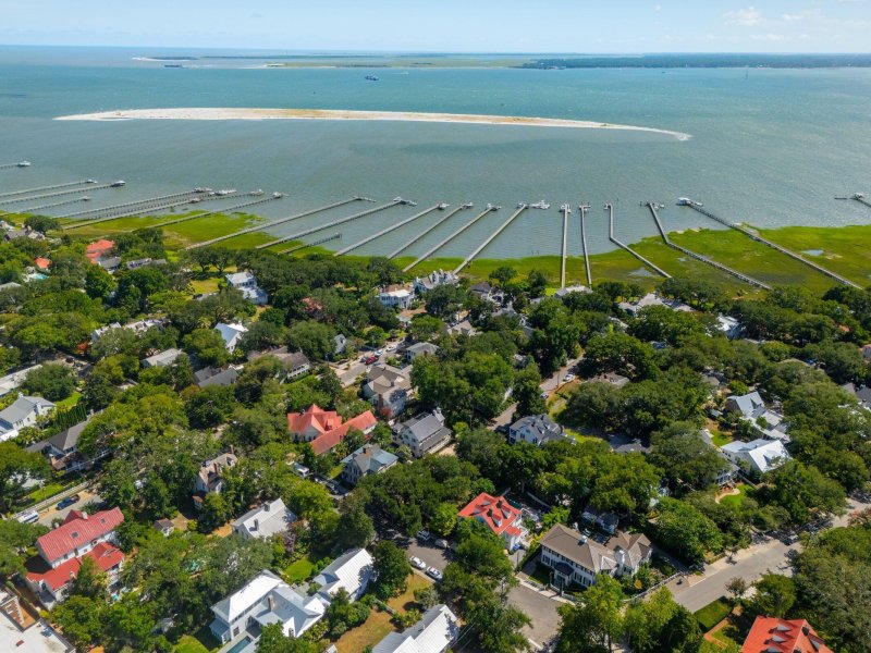 Property image 3 of 133 Mary Street in Old Village, Mount Pleasant, SC 29464