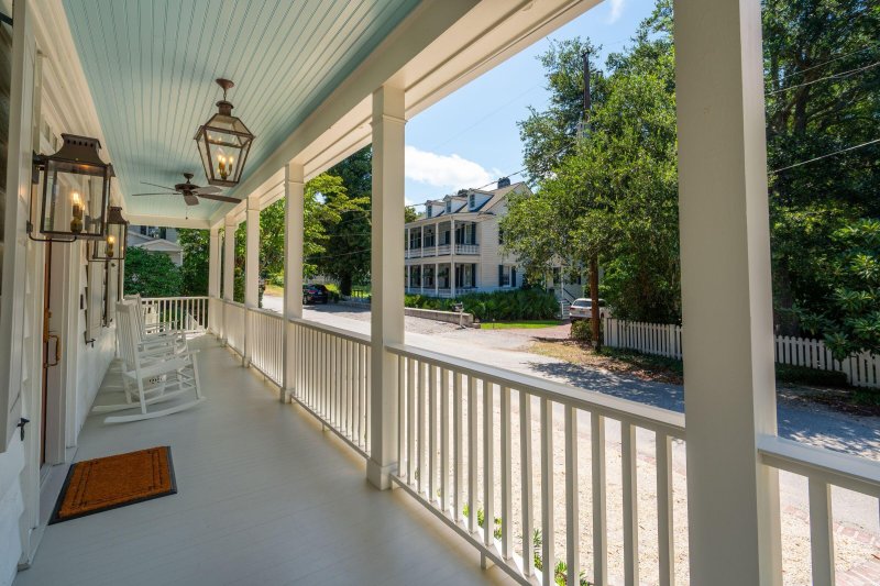 Property image 5 of 133 Mary Street in Old Village, Mount Pleasant, SC 29464