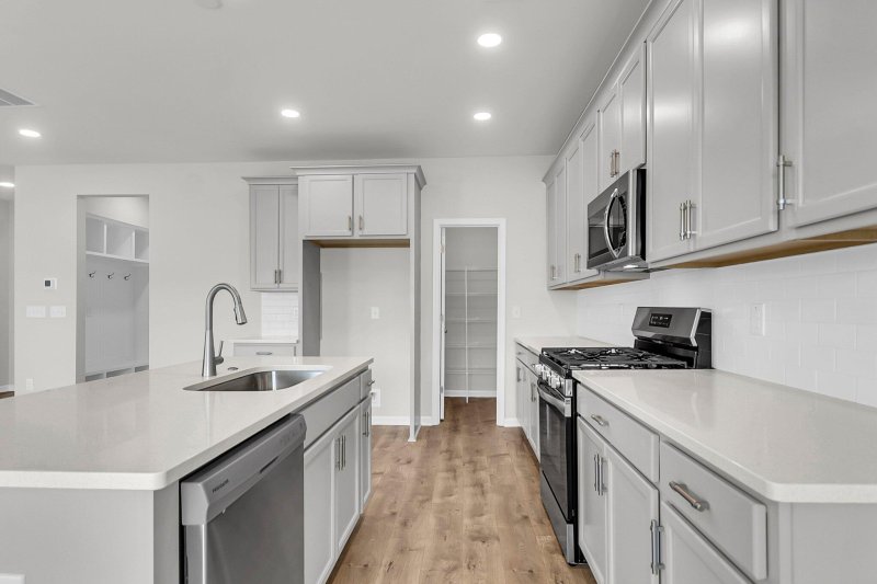 Property image 5 of 318 Clipper Court in Cane Bay Plantation, Summerville, SC 29486