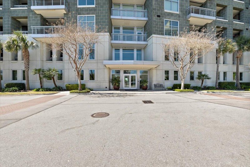 Property image 2 of 252 Cooper River Drive in Tides Condominiums, Mount Pleasant, SC 29464