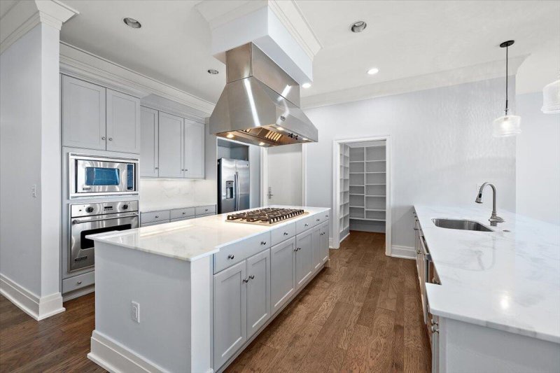 Property image 5 of 252 Cooper River Drive in Tides Condominiums, Mount Pleasant, SC 29464