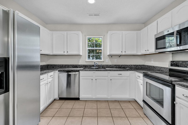 Property image 2 of 5134 Thornton Drive in Wescott Plantation, Summerville, SC 29485