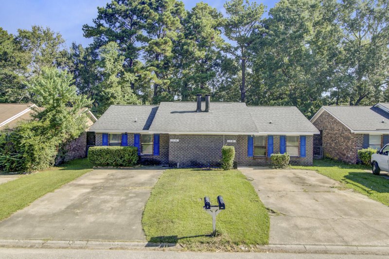 Dorchester Manor, North Charleston Community