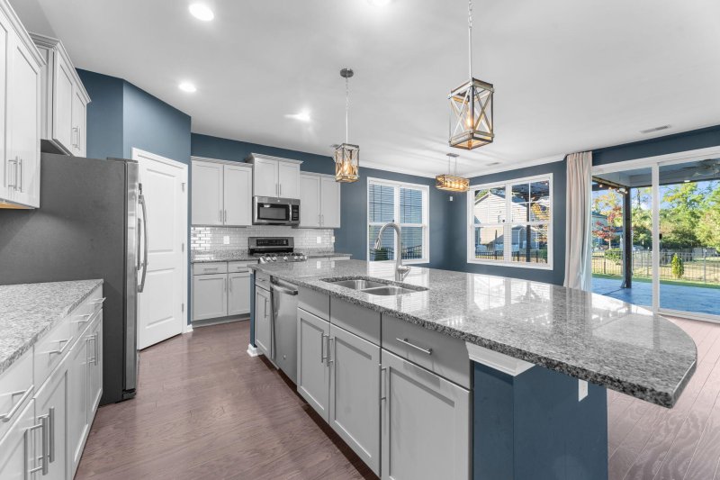 Property image 4 of 505 Kilarney Road in Pine Forest Country Club, Summerville, SC 29483