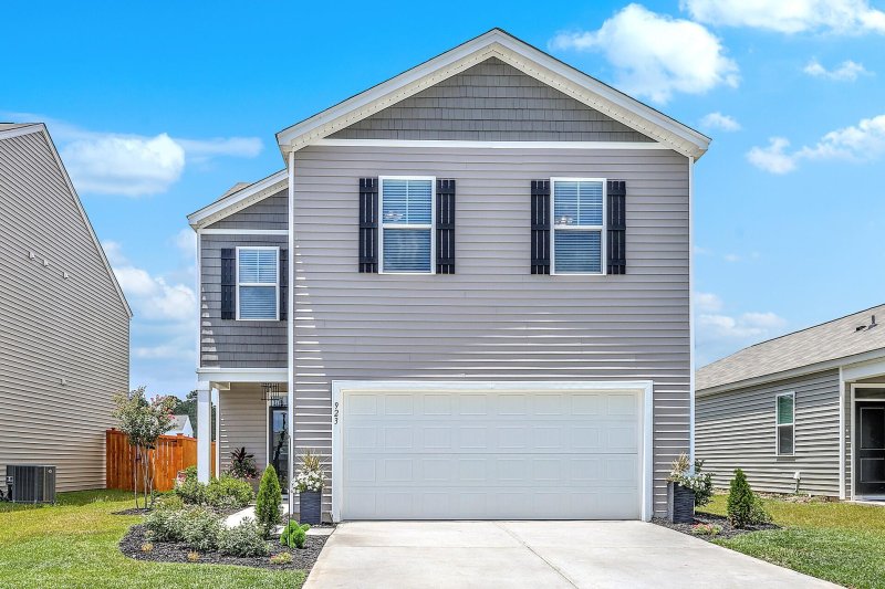 Property image 2 of 923 Woodside Creek Lane in Cane Bay Plantation, Summerville, SC 29486