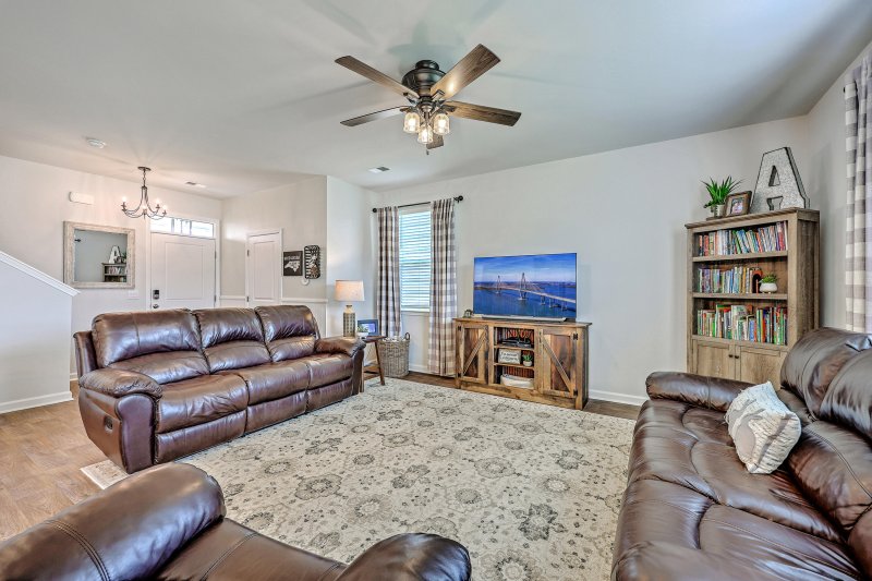 Property image 5 of 923 Woodside Creek Lane in Cane Bay Plantation, Summerville, SC 29486