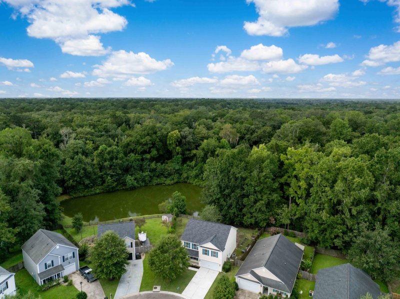 Property image 4 of 132 Hammerbeck Road in Brookwood, Summerville, SC 29483