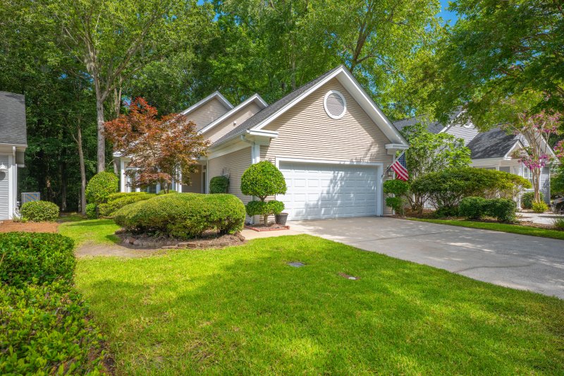 Elms of Charleston, North Charleston Community