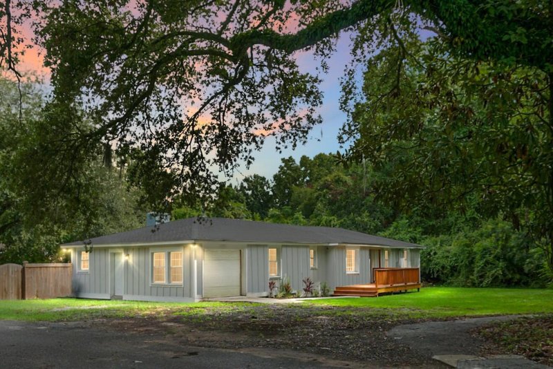 1174 Fort Johnson Road