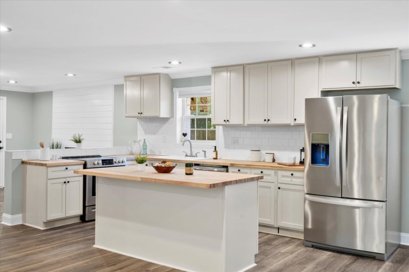 Property image 5 of 1174 Fort Johnson Road in James Island, Charleston, SC 29412