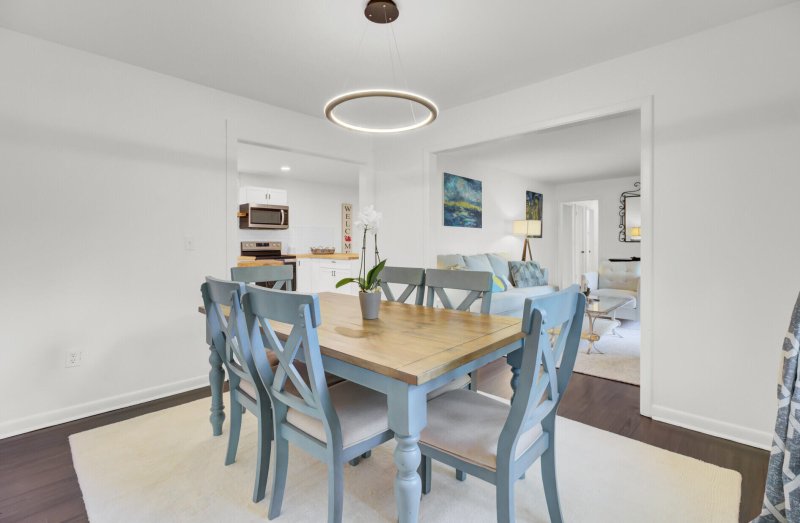 Property image 4 of 1866 Ashley Hall Road in West Ashley Plantation, Charleston, SC 29407